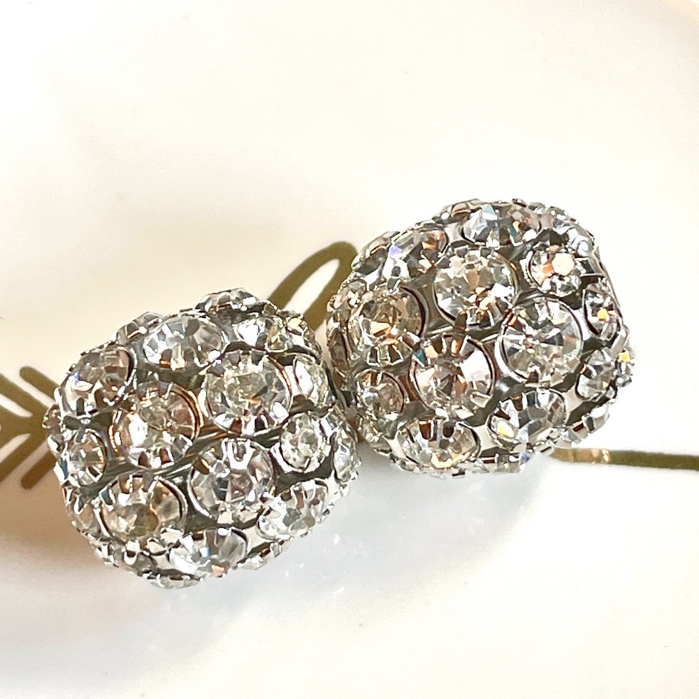 As Low As $2 Large Crystal Rhinestone Silvertone Brass Iron Core Beads 20mm (2)